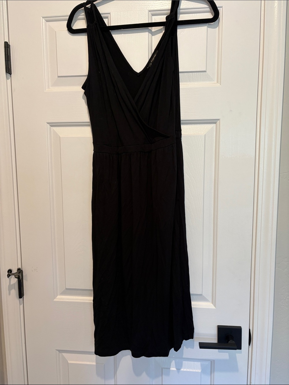 Banana Republic Black Sleeveless V-Neck Midi Dress, Size Small